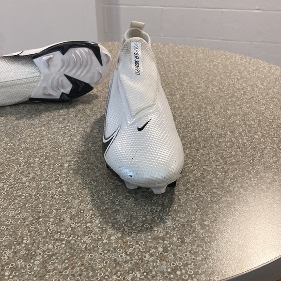 Nike Vapor football Cleats//size 8//never worn or used great for turf & grass - Picture 2 of 7
